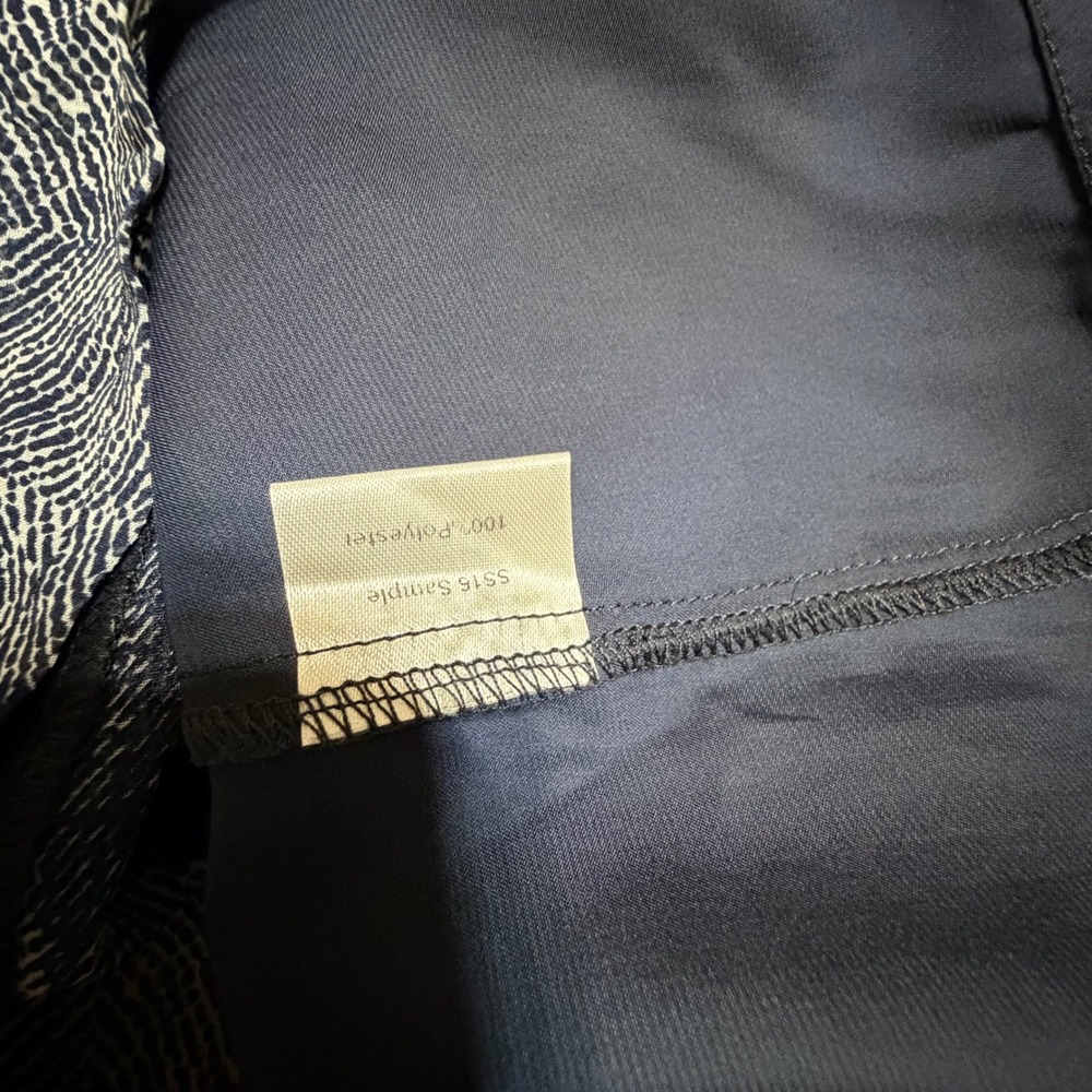 Shades of Grey by Micah Cohen Navy Blue Mixed Media V-Neck Blouse XS SS16 Sample - Picture 6 of 7